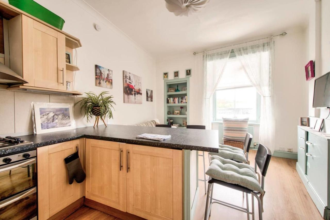 Guestready - Cosy Home 5 Minutes From Waverley! Edimburgo Esterno foto