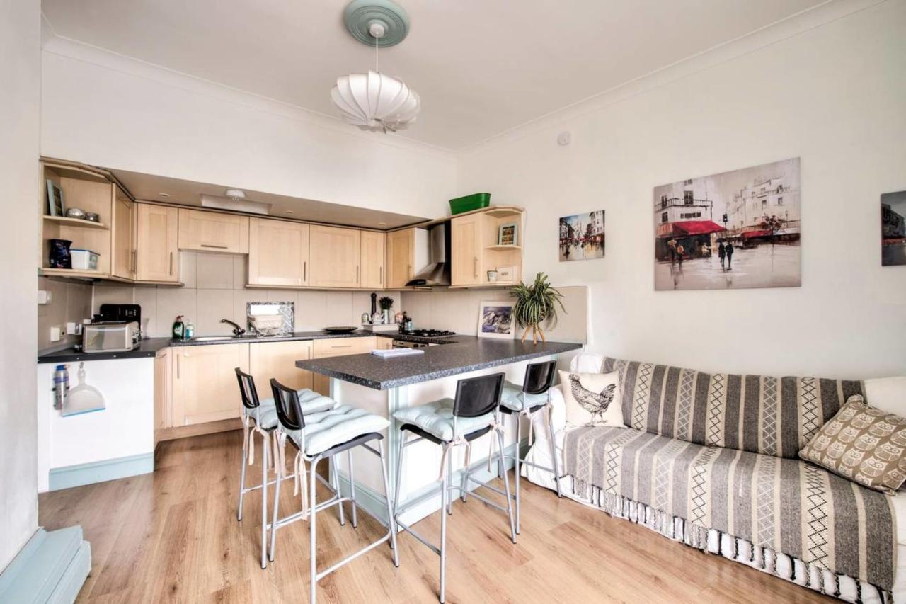 Guestready - Cosy Home 5 Minutes From Waverley! Edimburgo Esterno foto