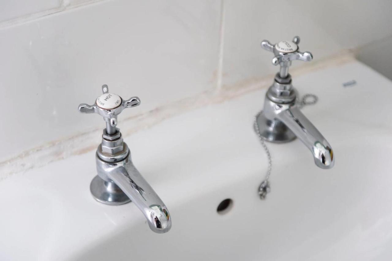 Guestready - Cosy Home 5 Minutes From Waverley! Edimburgo Esterno foto