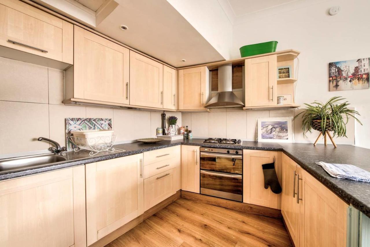 Guestready - Cosy Home 5 Minutes From Waverley! Edimburgo Esterno foto