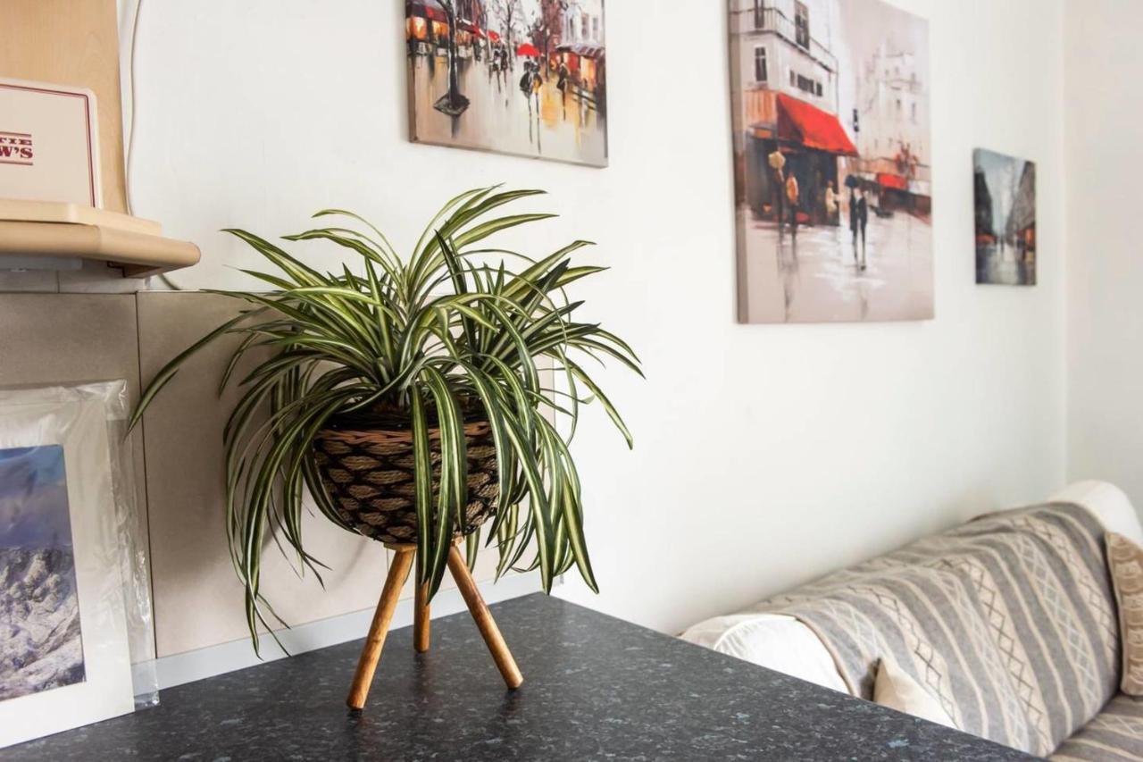 Guestready - Cosy Home 5 Minutes From Waverley! Edimburgo Esterno foto