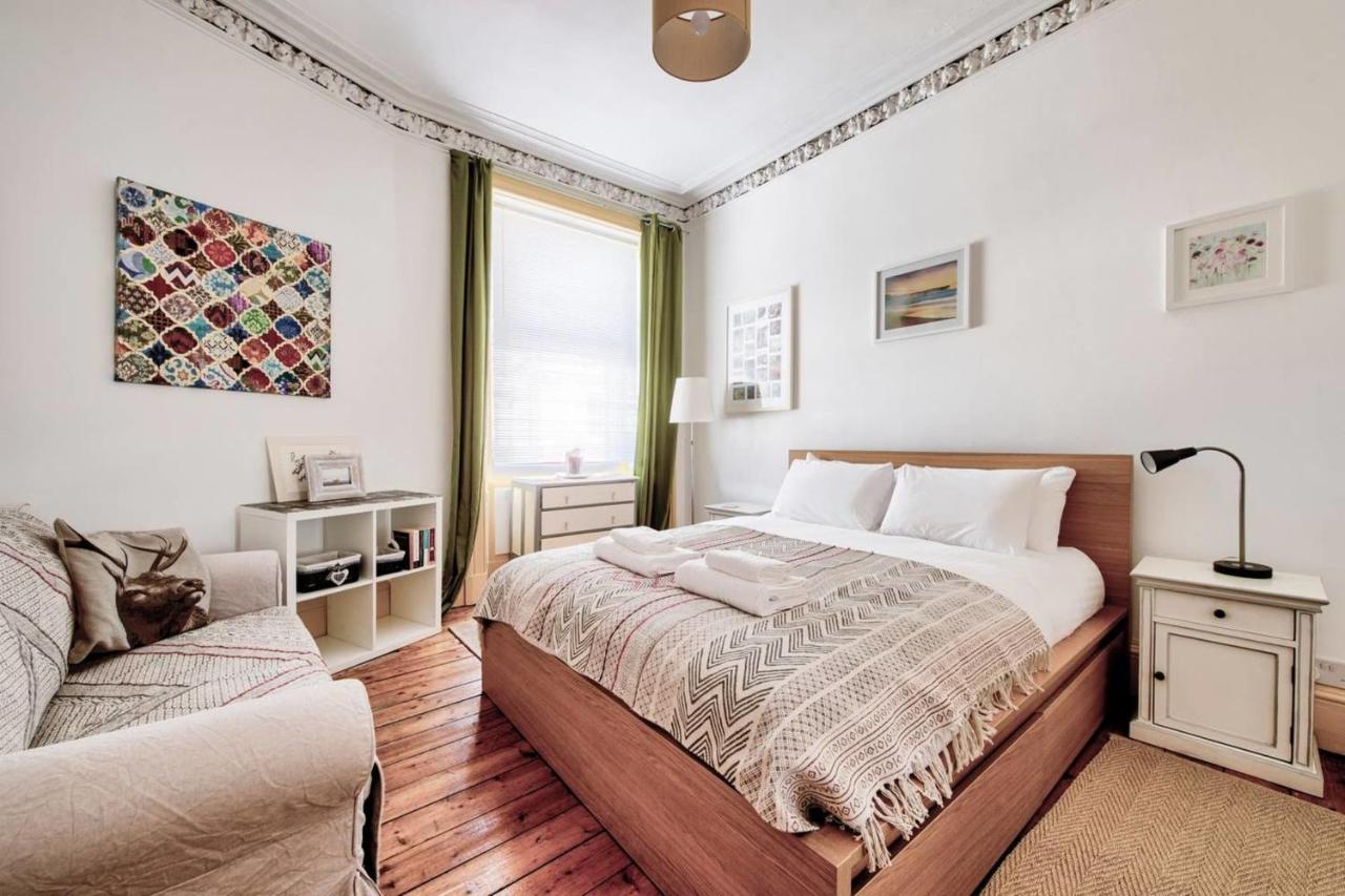 Guestready - Cosy Home 5 Minutes From Waverley! Edimburgo Esterno foto